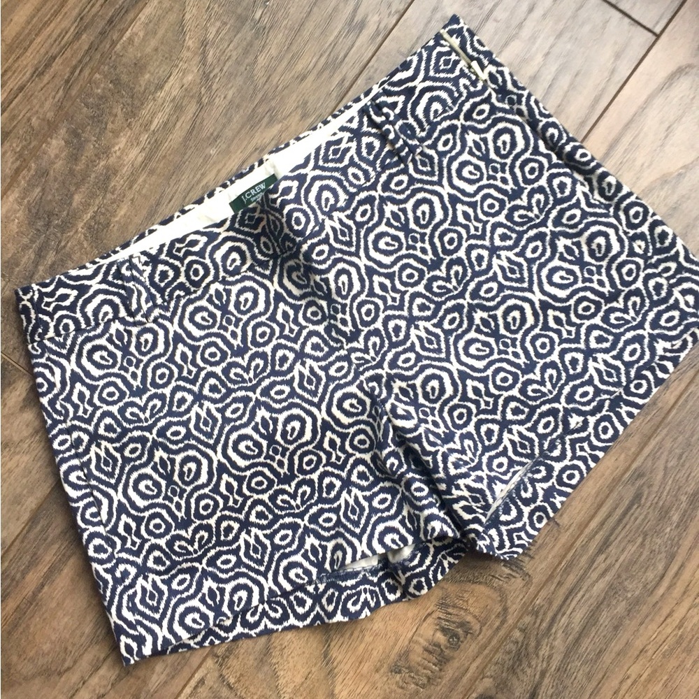 NWT J Crew size 2 shorts navy and white
